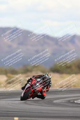 media/Nov-16-2025-Race Pace (Sun) [[8c5fa54630]]/Non Verified Riders (1st 20 Minutes)/5-Turn 15 (110pm)/